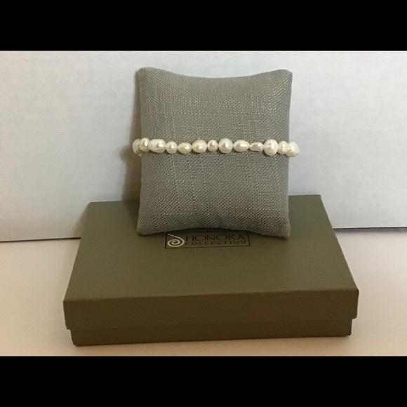 Honora Cultured White Pearl Stretch Bracelet - Picture 5 of 7